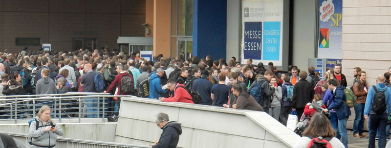 Queueing outside the West entrance (Hall 3) on the first day of Spiel '17